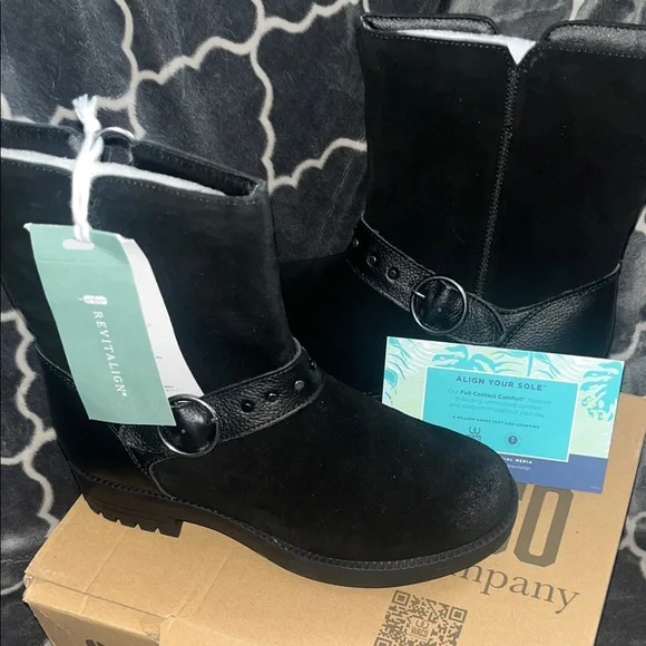 Revitalign Women's Black Ankle Booties - Picture 1 of 15